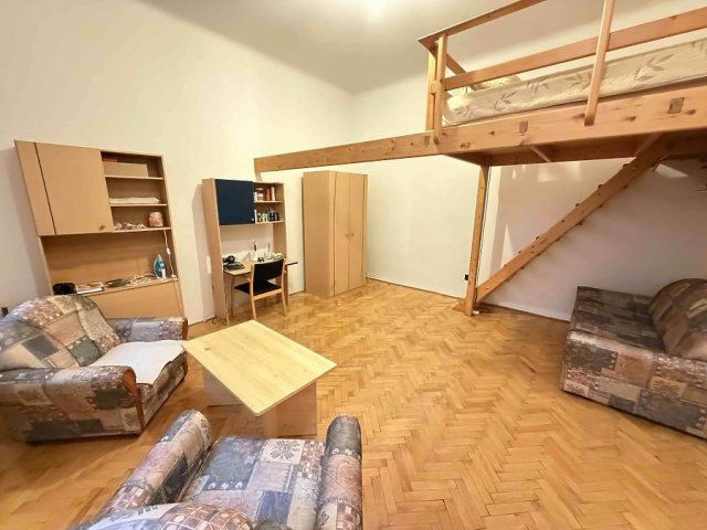 Eladó téglalakás, Budapesten, VII. kerületben, Garay utcában