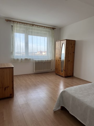 Eladó panellakás, Debrecenben 69.9 M Ft, 4 szobás