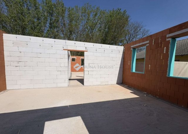 Eladó családi ház, Ócsán 94.9 M Ft, 4 szobás