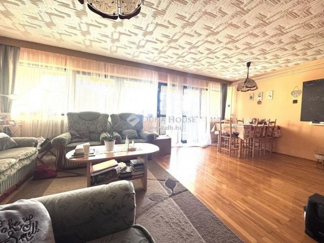 Eladó sorház, Komlón 59.99 M Ft, 7 szobás / költözzbe.hu