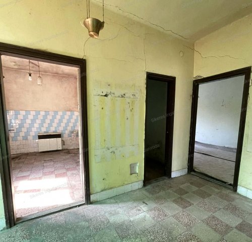 Eladó családi ház, Ácson 36 M Ft, 3 szobás