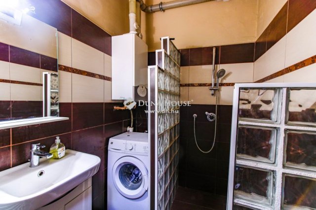 Eladó téglalakás, Budapesten, VIII. kerületben 69 M Ft, 4 szobás