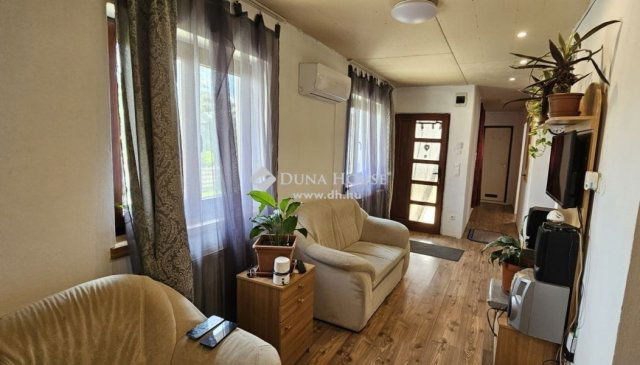 Eladó családi ház, Babarcon 29.99 M Ft, 2 szobás