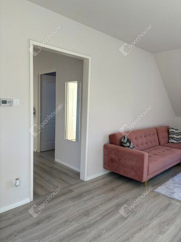 Eladó téglalakás, Szegeden 67.9 M Ft, 2 szobás