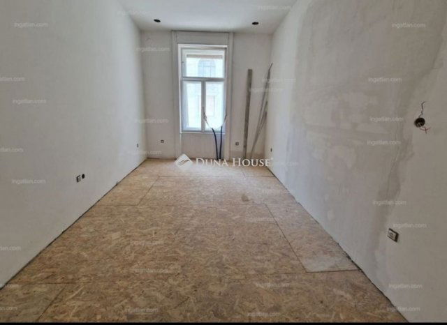 Eladó téglalakás, Budapesten, IX. kerületben 57.8 M Ft, 1 szobás