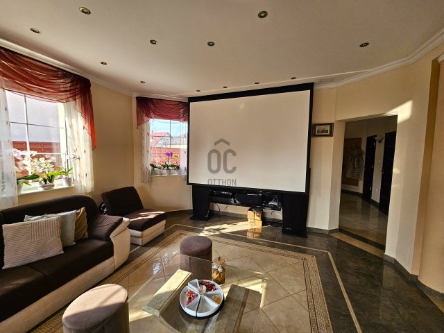 Eladó családi ház, Fóton 220 M Ft, 9 szobás