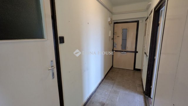 Eladó téglalakás, Budapesten, XIII. kerületben, Váci úton