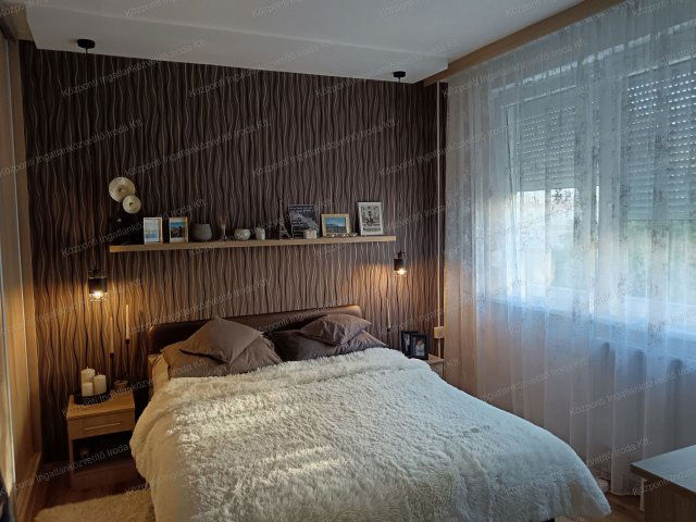 Eladó panellakás, Tatabányán 48.99 M Ft, 2 szobás