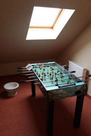 Eladó családi ház, Szadán 195 M Ft, 5 szobás