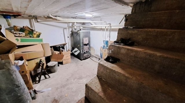 Eladó családi ház, Sülysápon 94.99 M Ft, 6+1 szobás