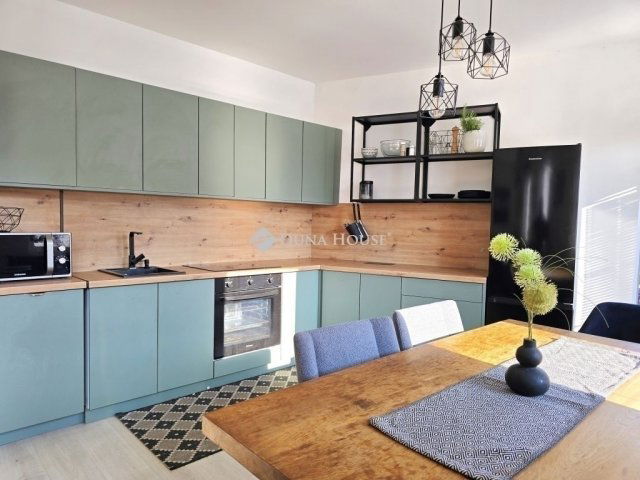 Eladó téglalakás, Pécsett 84.9 M Ft, 3 szobás