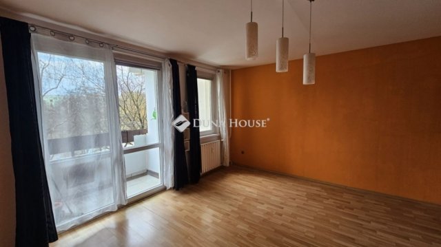 Eladó panellakás, Veszprémben 52 M Ft, 2 szobás