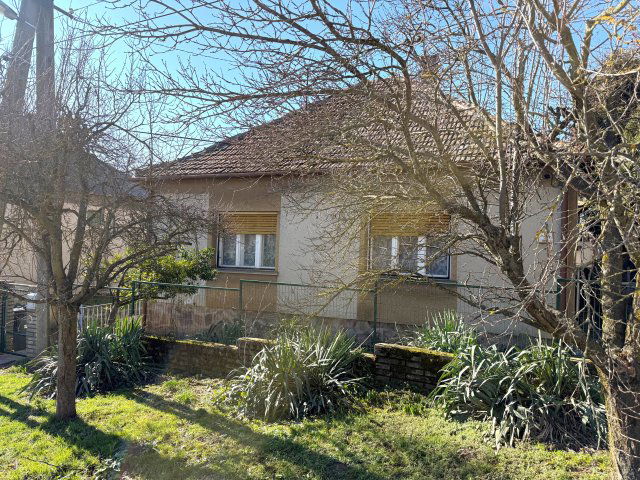 Eladó családi ház, Bogádon 44.9 M Ft, 3 szobás