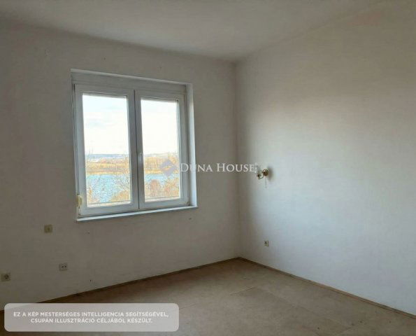 Eladó téglalakás, Lábatlanon 27.9 M Ft, 2 szobás