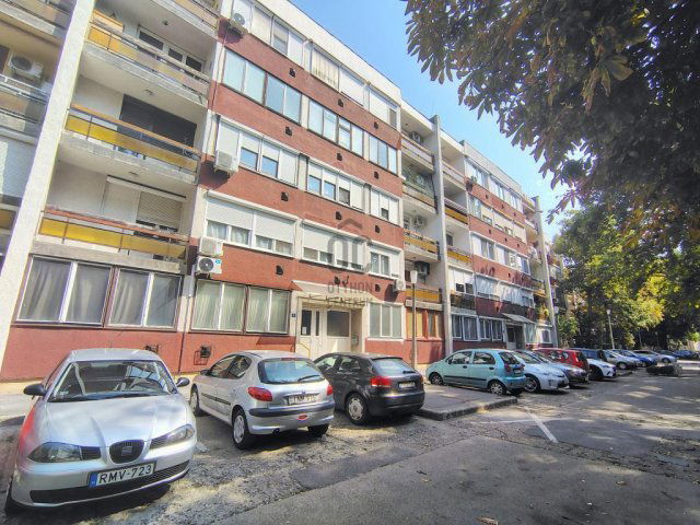 Eladó téglalakás, Cegléden 41.5 M Ft, 2 szobás