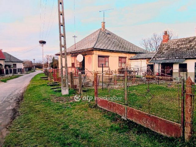 Eladó családi ház, Kölcsén 11.75 M Ft, 2 szobás