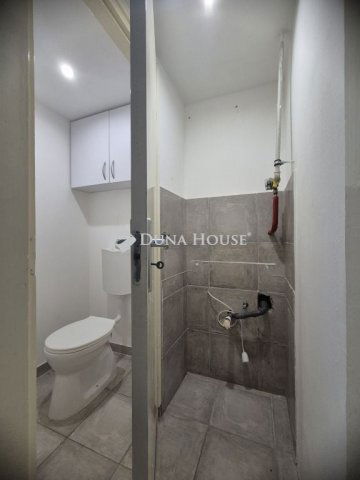 Kiadó üzlethelyiség, Budapesten, III. kerületben 240 E Ft / hó