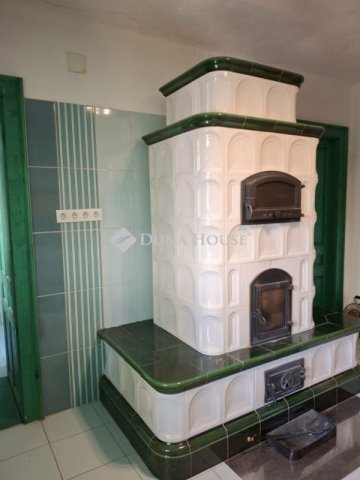 Eladó családi ház, Mezősason 20 M Ft, 2 szobás