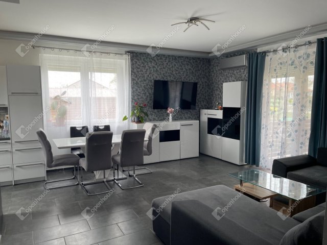 Eladó ikerház, Rábapatonán 68 M Ft, 3 szobás