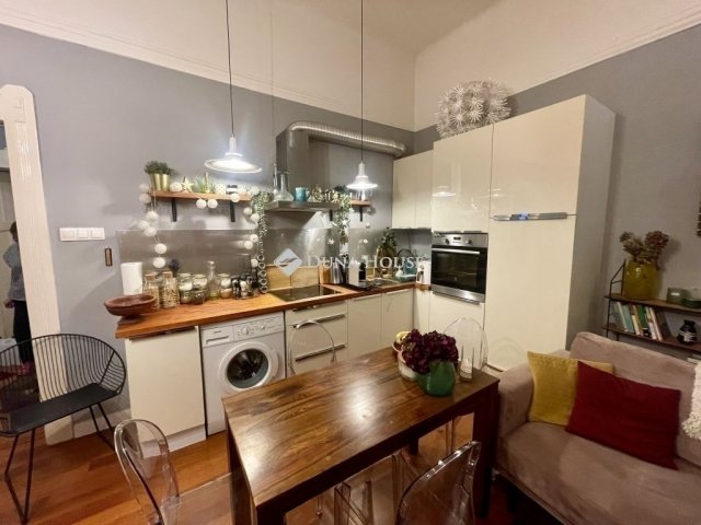 Eladó téglalakás, Budapesten, II. kerületben 104 M Ft, 3 szobás