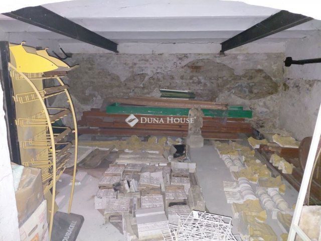 Eladó ipari ingatlan, Szegeden, Juhász Gyula utcában 15 M Ft