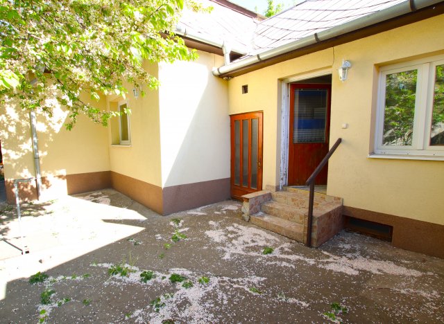Eladó családi ház, Debrecenben 88 M Ft, 2 szobás