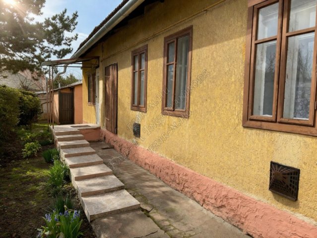 Eladó családi ház, Hódmezővásárhelyen 21 M Ft, 2 szobás