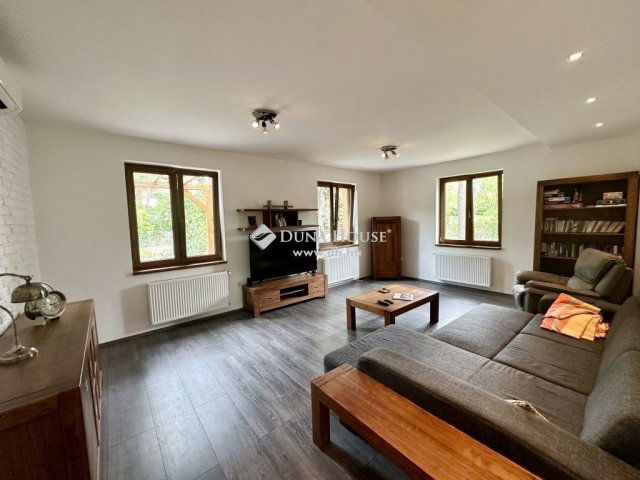 Eladó családi ház, Siófokon 320 M Ft, 6 szobás