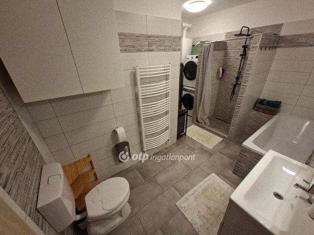 Eladó téglalakás, Gyömrőn 84.9 M Ft, 3 szobás