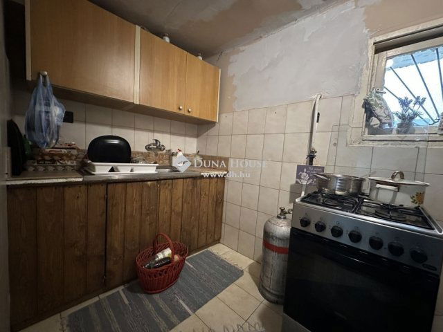 Eladó családi ház, Piliscséven 44.7 M Ft, 2 szobás