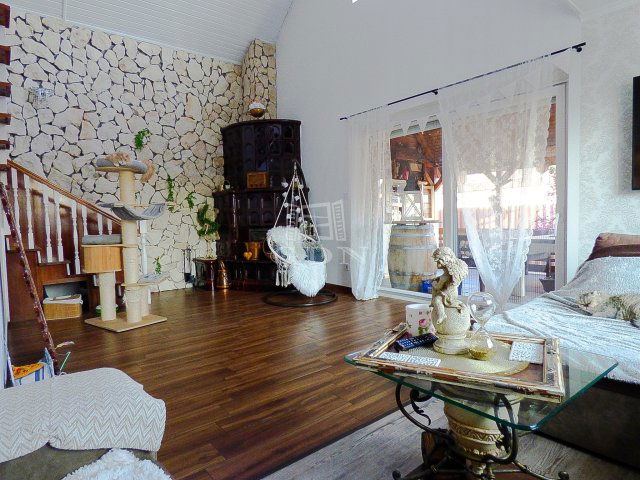 Eladó családi ház, Vecsésen 124.9 M Ft, 4 szobás