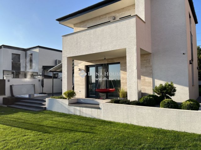 Eladó ikerház, Törökbálinton 325 M Ft, 5 szobás