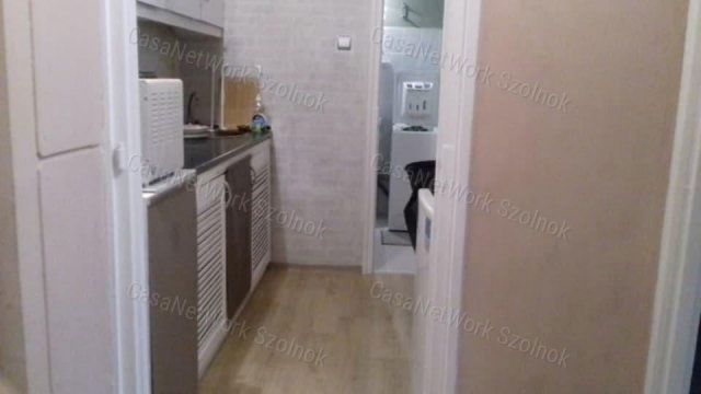 Kiadó panellakás, albérlet, Szolnokon 150 E Ft / hó, 2 szobás