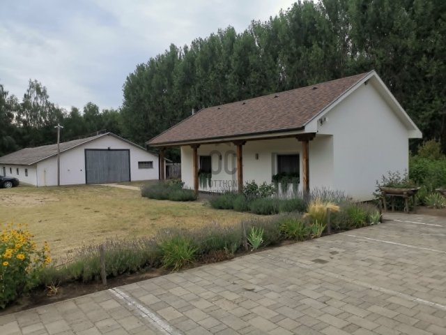 Eladó családi ház, Nyíradonyban 399 M Ft, 8 szobás