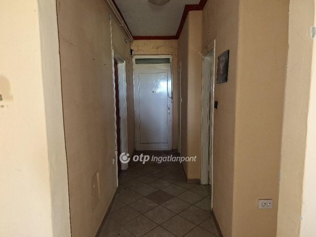 Eladó családi ház, Tiszafüreden 28 M Ft, 2 szobás