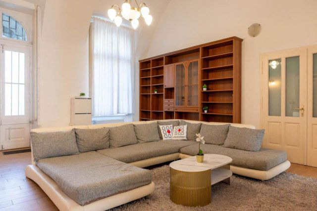 Kiadó téglalakás, albérlet, V. kerületben, Váci utcában