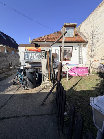 Eladó családi ház, Budapesten, XV. kerületben 64.9 M Ft