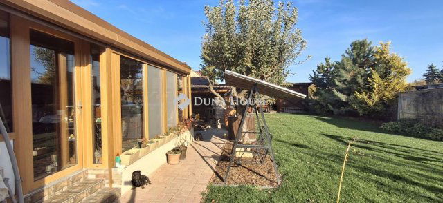 Eladó családi ház, Adonyban 100 M Ft, 3 szobás