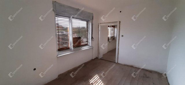 Eladó családi ház, Zalabaksán 18 M Ft, 4 szobás