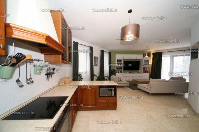 Eladó ikerház, Budapesten, II. kerületben 380 M Ft, 6 szobás