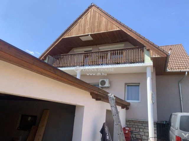 Eladó családi ház, Balatonfüreden 185 M Ft, 5 szobás