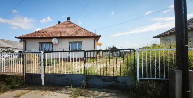 Eladó családi ház, Hodászon 9.9 M Ft, 3 szobás