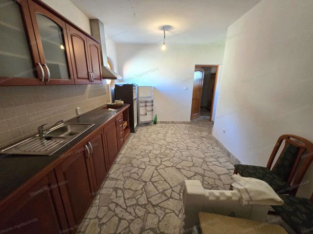 Eladó családi ház, Komáromban 131.2 M Ft, 6 szobás