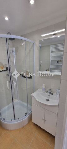 Eladó téglalakás, Pécsett 55 M Ft, 2 szobás