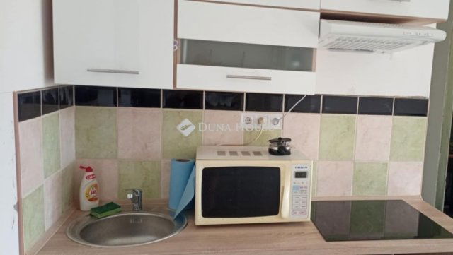 Eladó téglalakás, Budapesten, XXI. kerületben 30 M Ft, 1 szobás