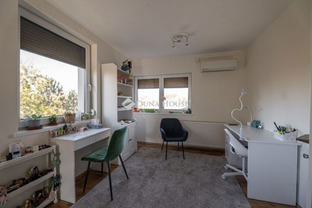 Eladó családi ház, Kecskeméten 175 M Ft, 7 szobás