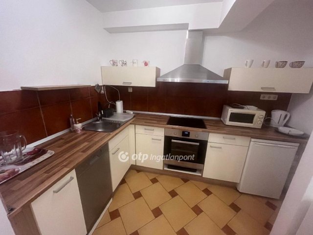 Kiadó téglalakás, albérlet, Szegeden 390 E Ft / hó, 3 szobás