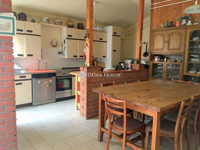 Eladó családi ház, Nyíregyházán 61.99 M Ft, 5 szobás