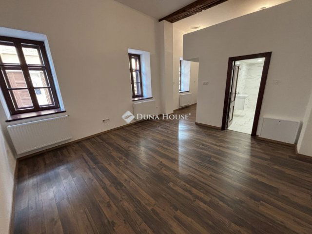 Eladó téglalakás, Sopronban 47.9 M Ft, 1 szobás