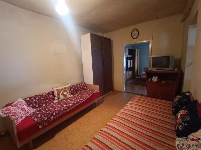 Eladó családi ház, Pécsett 56.9 M Ft, 4 szobás